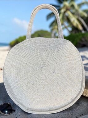Shiraleah Eve Round Hand Knit Ivory & Gold Large Tote Beach Bag Book Bag